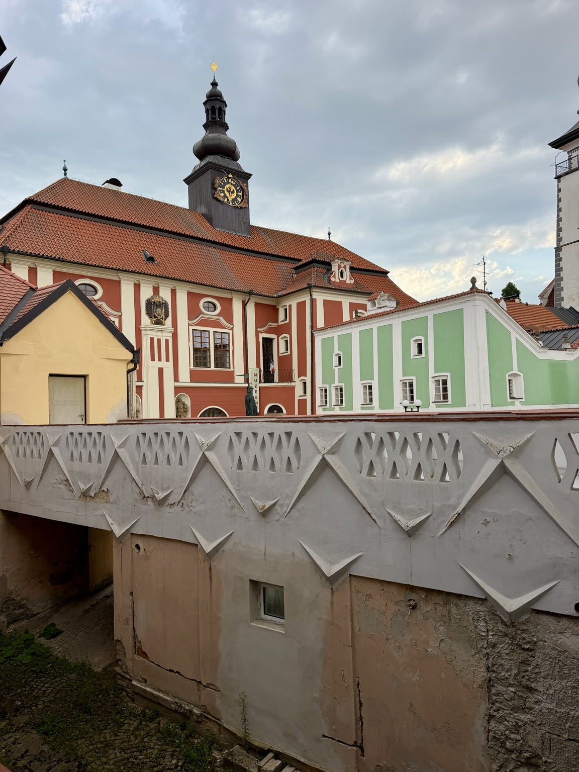 Terasa v bezprostředním sousedství zámku
